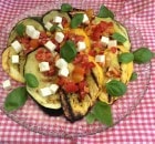 Squash med tomatsalsa og feta