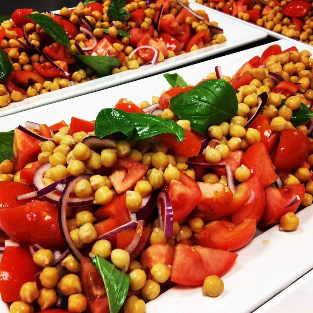 Tomatsalat med kikærter